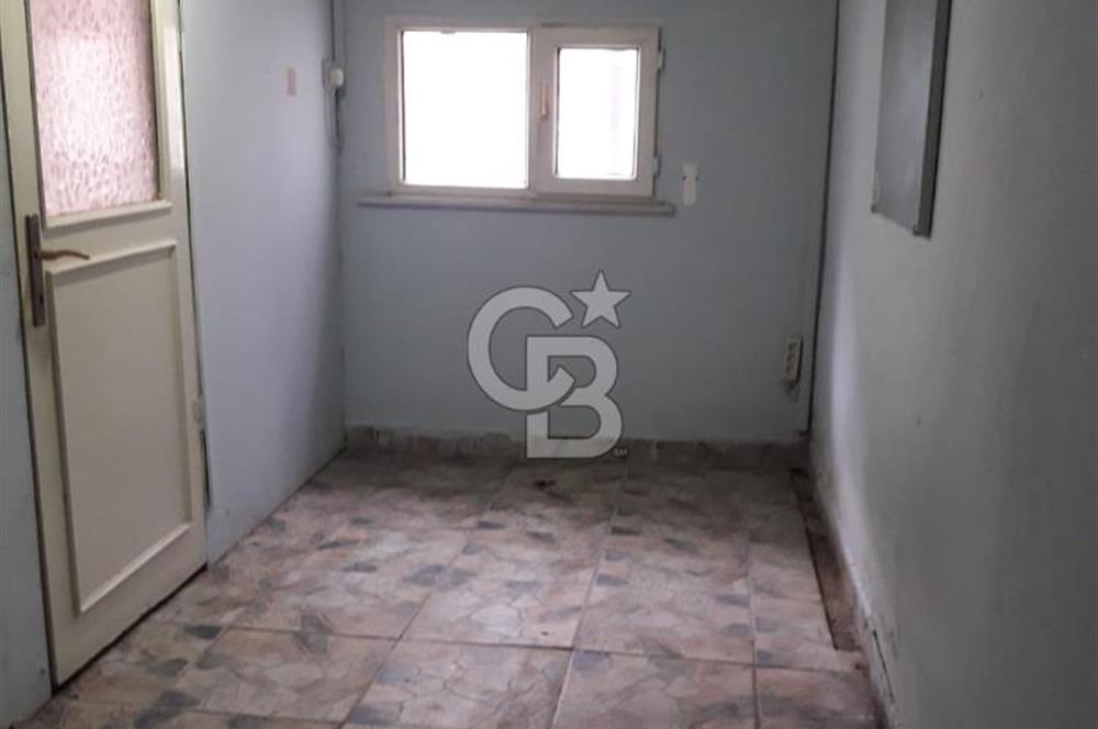 Çamlıca da Ofis Depo Gibi İşlere Uygun Düz Giriş  25 M2 Dükkan