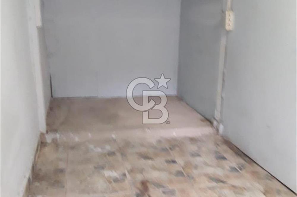 Çamlıca da Ofis Depo Gibi İşlere Uygun Düz Giriş  25 M2 Dükkan