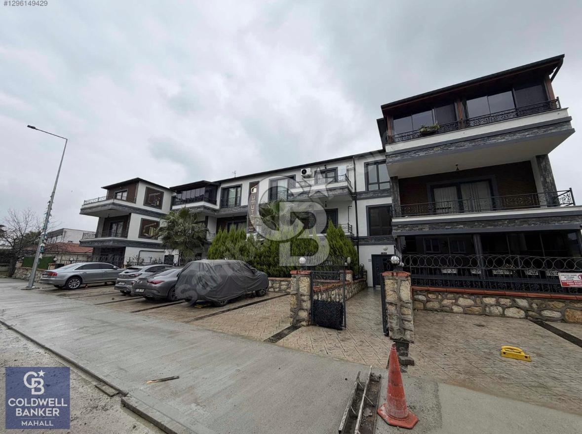 Başiskele Sahile 200 Metre Mesafede, Geniş 3+1 Satılık Daire