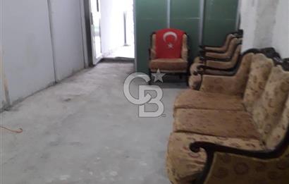 Çamlıca da Ofis Depo Gibi İşlere Uygun Düz Giriş  25 M2 Dükkan