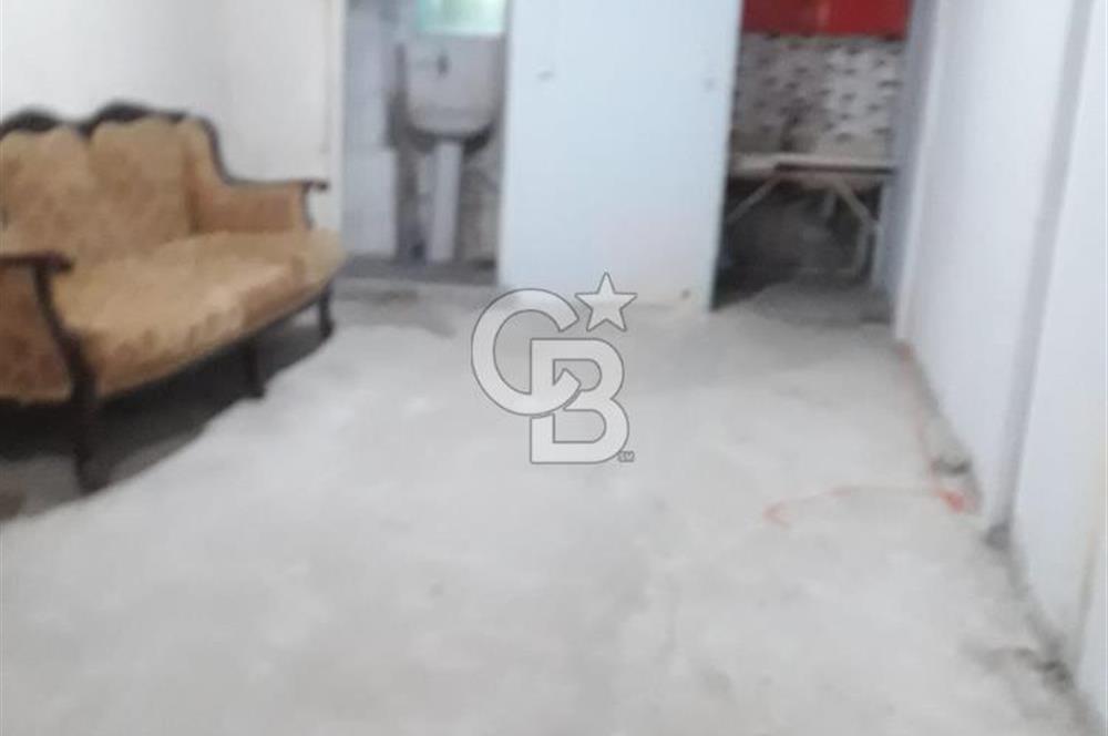 Çamlıca da Ofis Depo Gibi İşlere Uygun Düz Giriş  25 M2 Dükkan