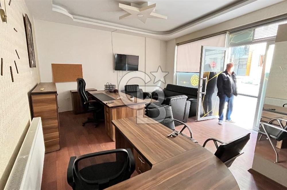 Çiğli Yenimahalle‘de ana yola 70 metre yakınlıkta büro malzemeli kiralık dükkan