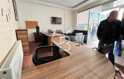 Çiğli Yenimahalle‘de ana yola 70 metre yakınlıkta büro malzemeli kiralık dükkan