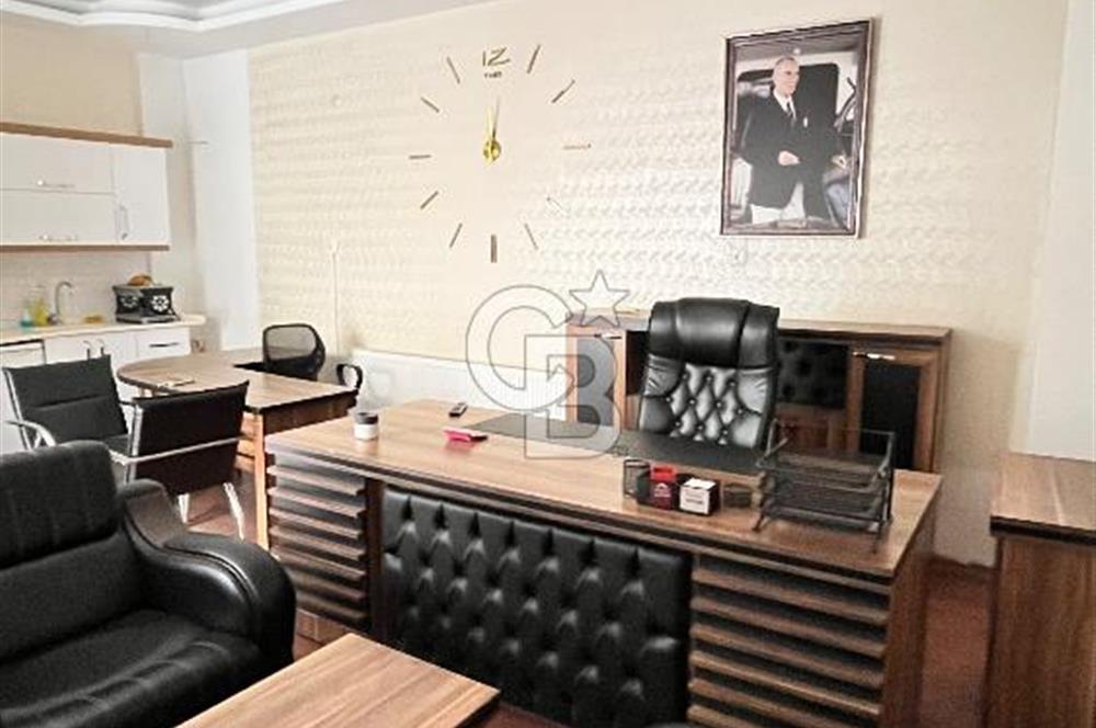 Çiğli Yenimahalle‘de ana yola 70 metre yakınlıkta büro malzemeli kiralık dükkan