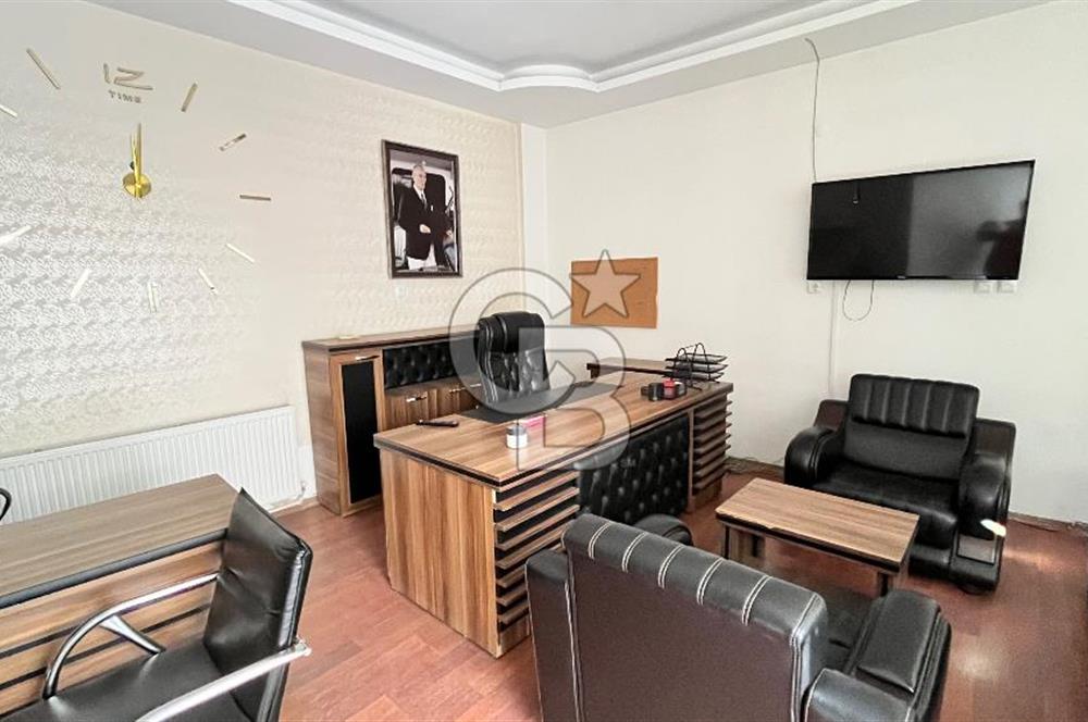 Çiğli Yenimahalle‘de ana yola 70 metre yakınlıkta büro malzemeli kiralık dükkan