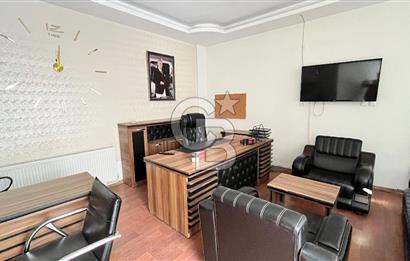 Çiğli Yenimahalle‘de ana yola 70 metre yakınlıkta büro malzemeli kiralık dükkan