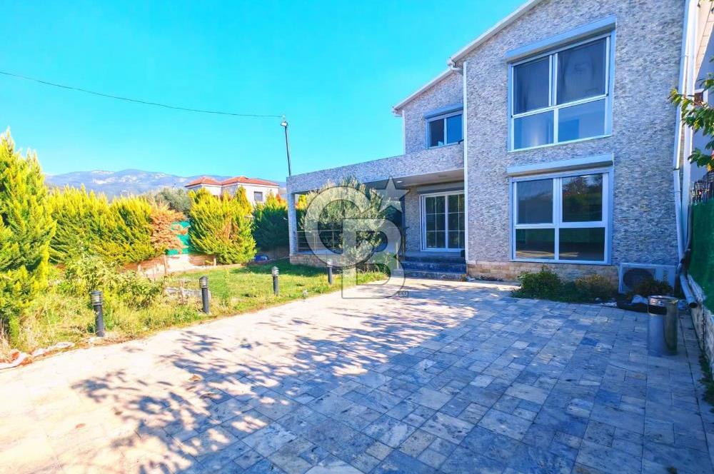 BUCA KAYNAKLAR'DA 265 m2 ARSA İÇERİSİNDE MÜSTAKİL DUBLEKS EV