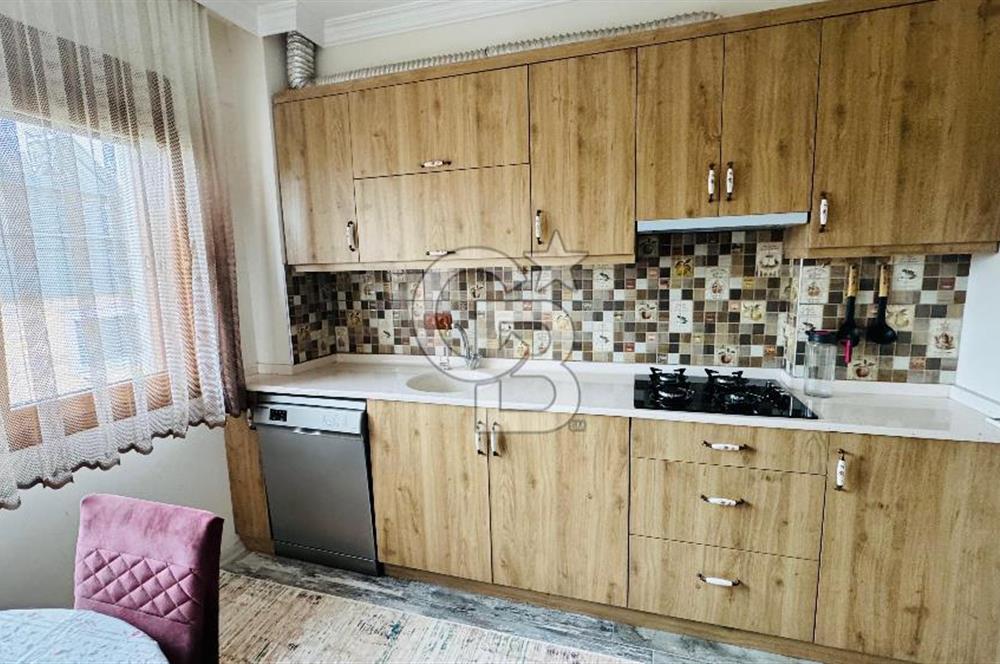 Foça Kazım Dirik Mah. Eşyalı Kiralık 3+1 Kapalı Mutfaklı Daire