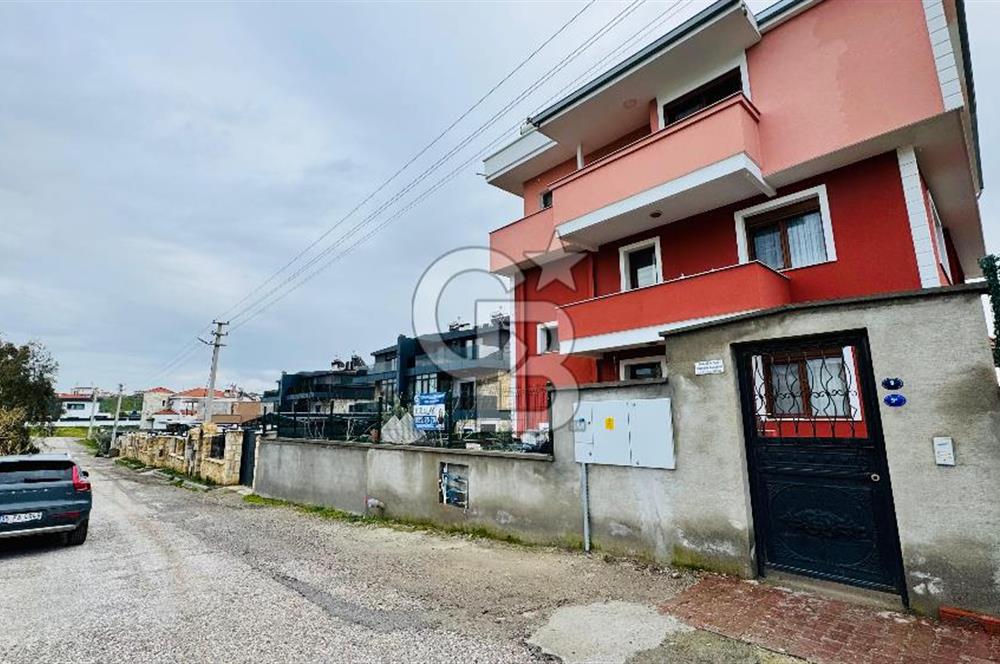 Foça Kazım Dirik Mah. Eşyalı Kiralık 3+1 Kapalı Mutfaklı Daire