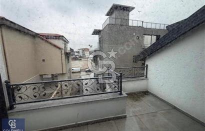 Başiskele Sahile 200 Metre Mesafede, Geniş 3+1 Satılık Daire