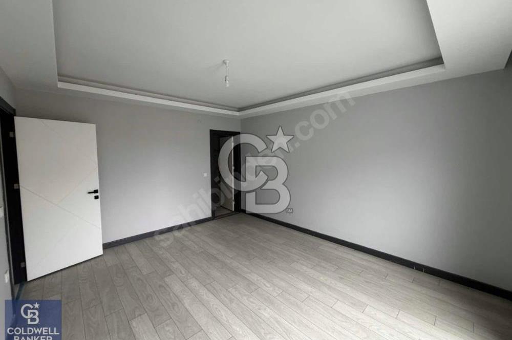 Başiskele Sahile 200 Metre Mesafede, Geniş 3+1 Satılık Daire