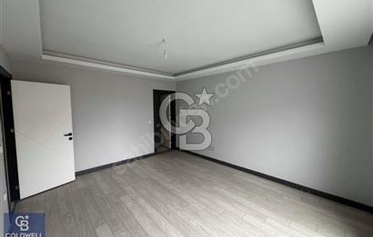 Başiskele Sahile 200 Metre Mesafede, Geniş 3+1 Satılık Daire