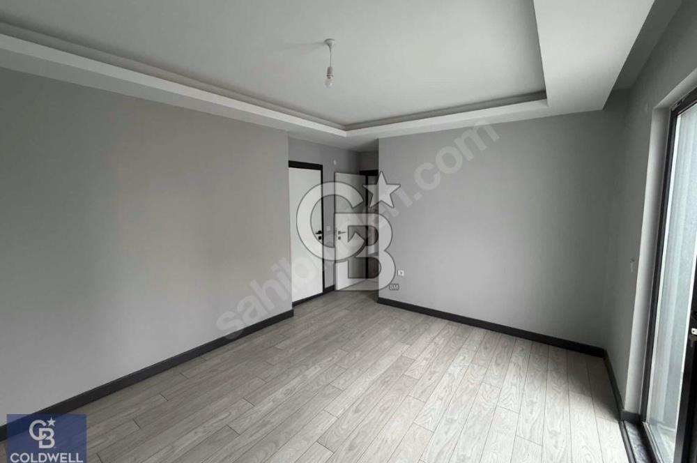 Başiskele Sahile 200 Metre Mesafede, Geniş 3+1 Satılık Daire