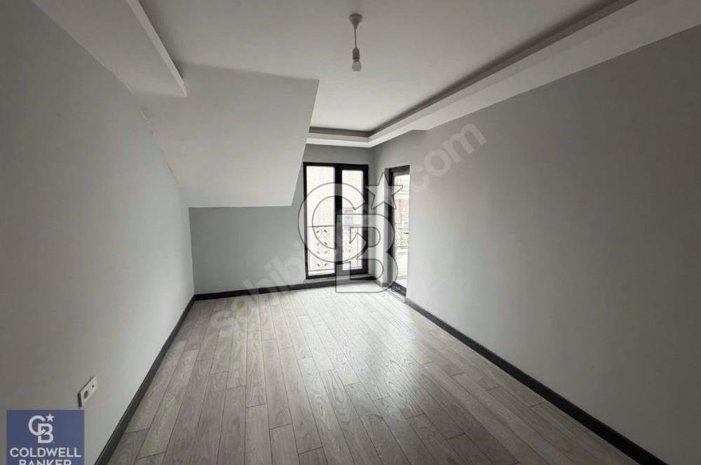 Başiskele Sahile 200 Metre Mesafede, Geniş 3+1 Satılık Daire