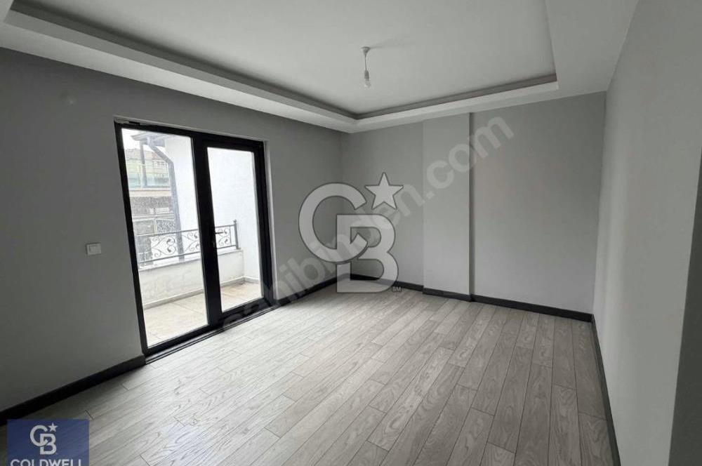 Başiskele Sahile 200 Metre Mesafede, Geniş 3+1 Satılık Daire