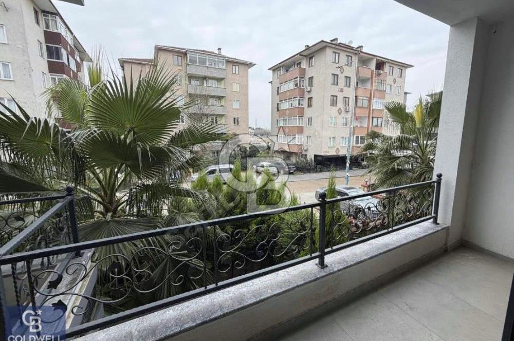 Başiskele Sahile 200 Metre Mesafede, Geniş 3+1 Satılık Daire