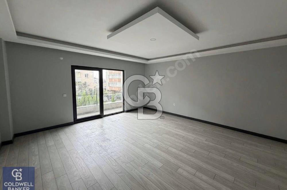 Başiskele Sahile 200 Metre Mesafede, Geniş 3+1 Satılık Daire