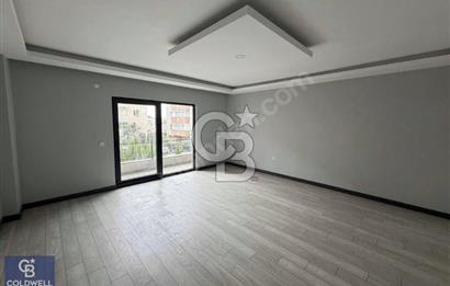 Başiskele Sahile 200 Metre Mesafede, Geniş 3+1 Satılık Daire