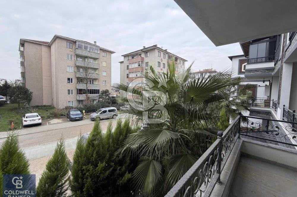 Başiskele Sahile 200 Metre Mesafede, Geniş 3+1 Satılık Daire