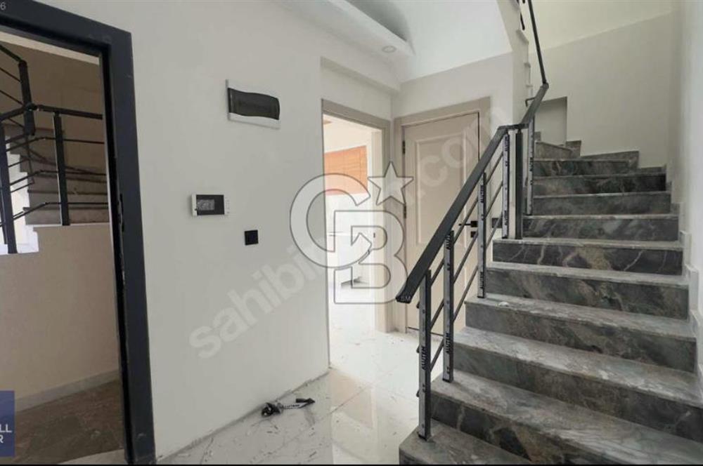 CB MAHALL'DEN MERKEZDE DENİZ MANZARALI 3+1 ÇATI DUBLEKS DAİRE