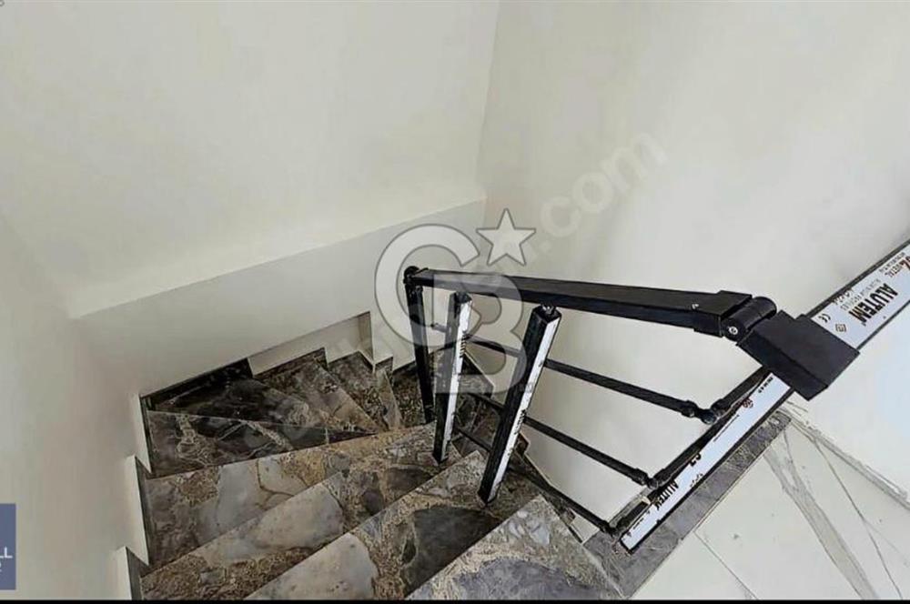 CB MAHALL'DEN MERKEZDE DENİZ MANZARALI 3+1 ÇATI DUBLEKS DAİRE