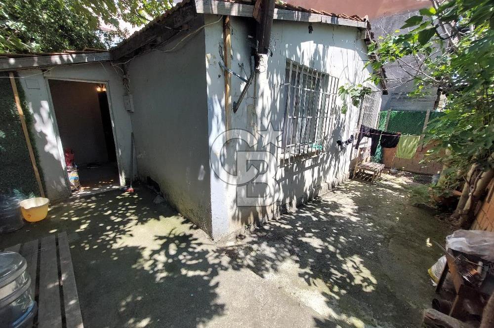 Ümraniye Cemil Meriç mah kiralık 2+1 daire müstakil ev bahçeli