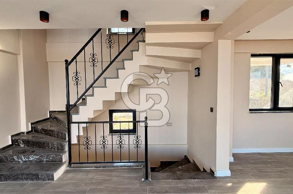 ÇANAKKALE İNTEPEDE BOĞAZ MANZARALI MÜSTAKİL VİLLA