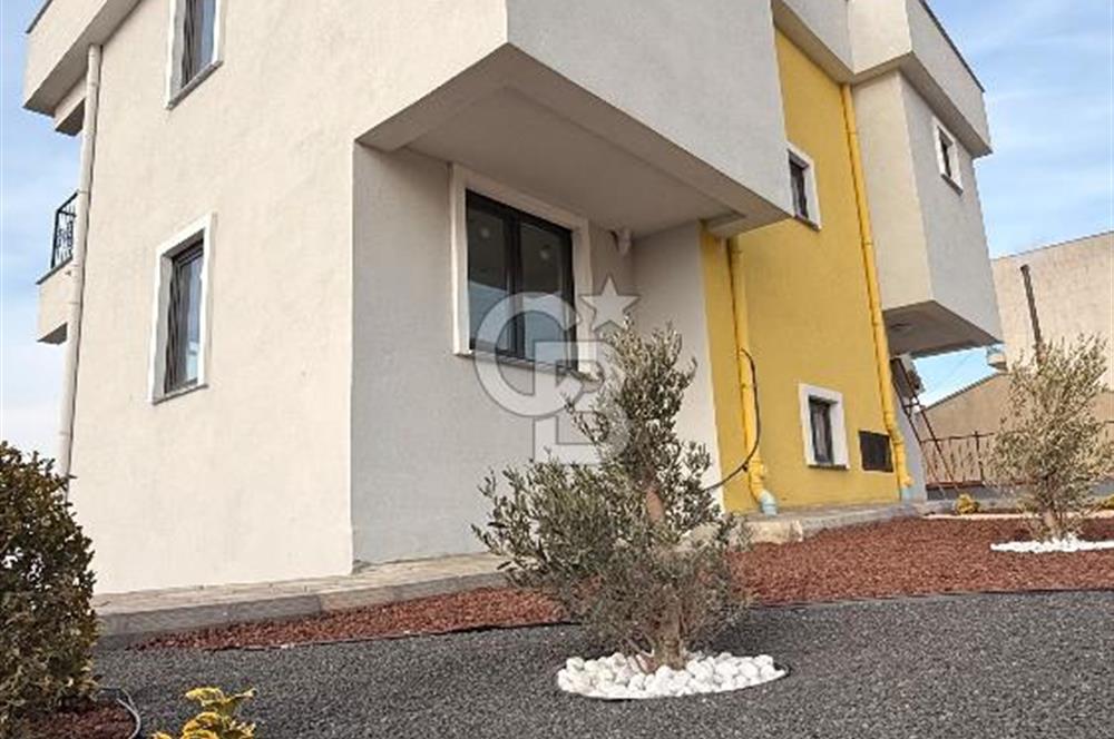 ÇANAKKALE İNTEPEDE BOĞAZ MANZARALI MÜSTAKİL VİLLA