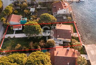 Urla Torasan'da Denize Sıfır, 976 m² Konut ve Ticari İmarlı Arsa - 2 - 330798