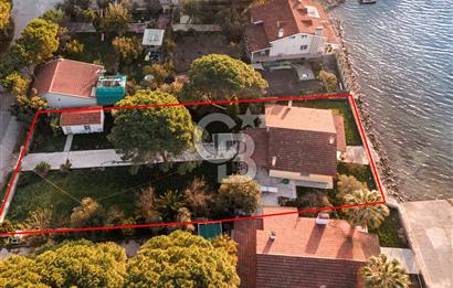 Urla Torasan'da Denize Sıfır, 976 m² Konut ve Ticari İmarlı Arsa