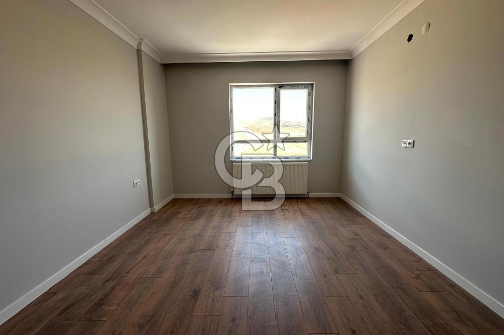 MEYDAN PARKTA KİLERLİ, DEPOLU GÜNEY DOĞU CEPHE 4+1 SATILIK DAİRE