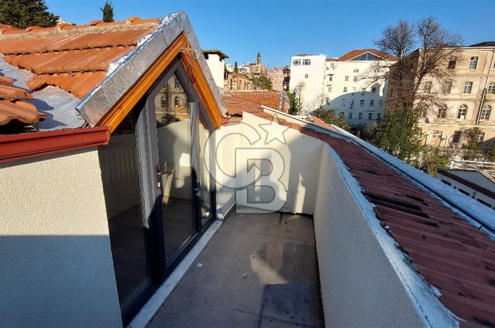 TOMTOM’DA İTALYAN KONSOLOSLUĞU’NA KOMŞU SATILIK 3+1 DUBLEKS DAİRE