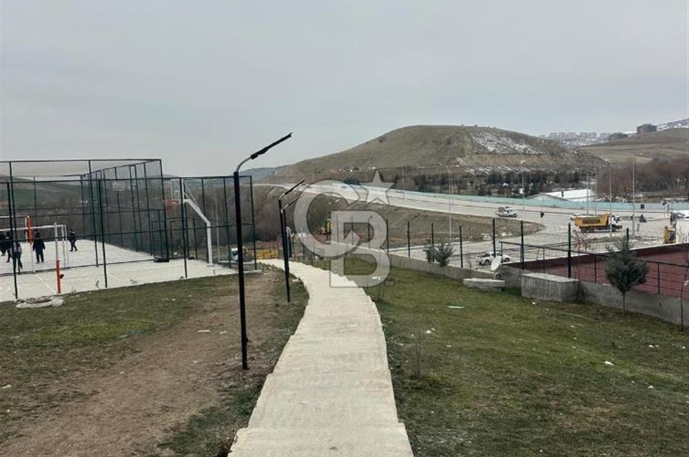 MEYDAN PARKTA KİLERLİ, DEPOLU GÜNEY DOĞU CEPHE 4+1 SATILIK DAİRE