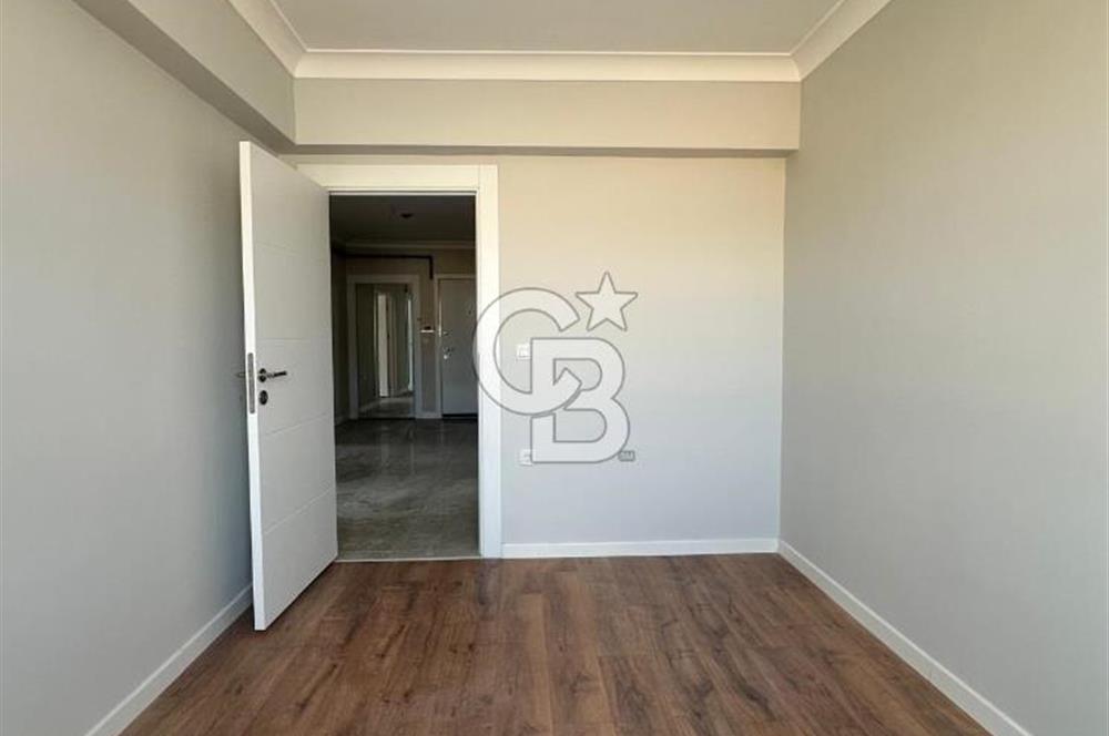 MEYDAN PARKTA KİLERLİ, DEPOLU GÜNEY DOĞU CEPHE 4+1 SATILIK DAİRE