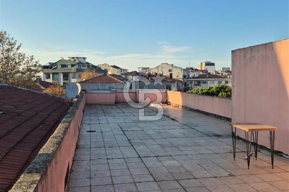 Maltepe'nin Merkezinde Devren Kiralık Komple Bina