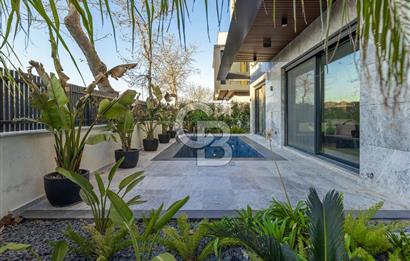 TEOK'tan Urla Merkezde Satılık Lüks Villa