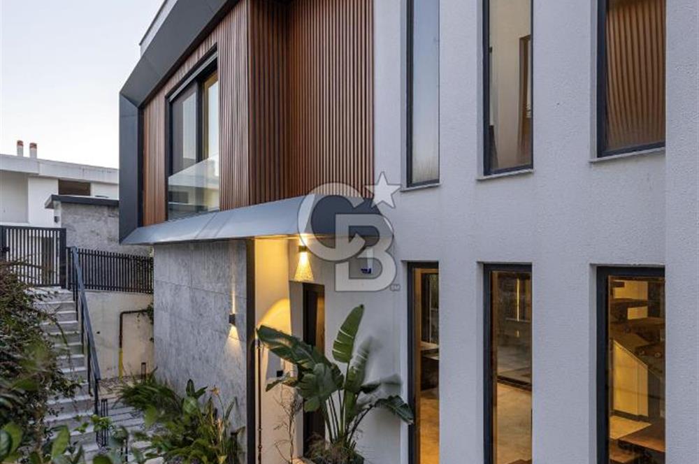 TEOK'tan Urla Merkezde Satılık Lüks Villa