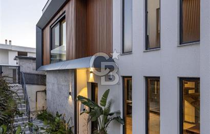 TEOK'tan Urla Merkezde Satılık Lüks Villa