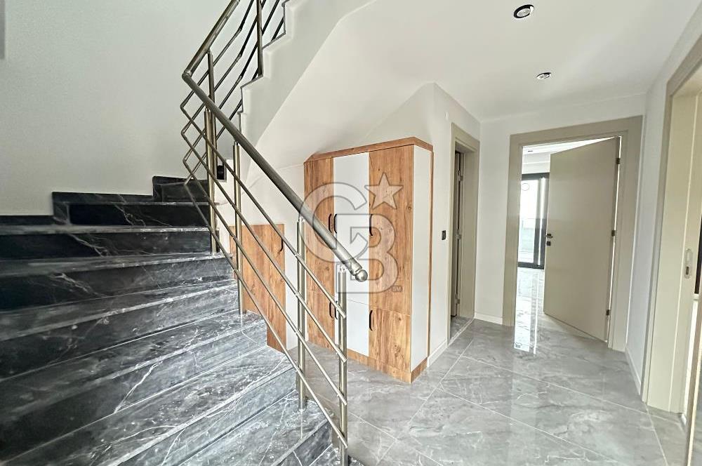 EDREMİT KADIKÖY'DE SATILIK İKİZ VİLLA