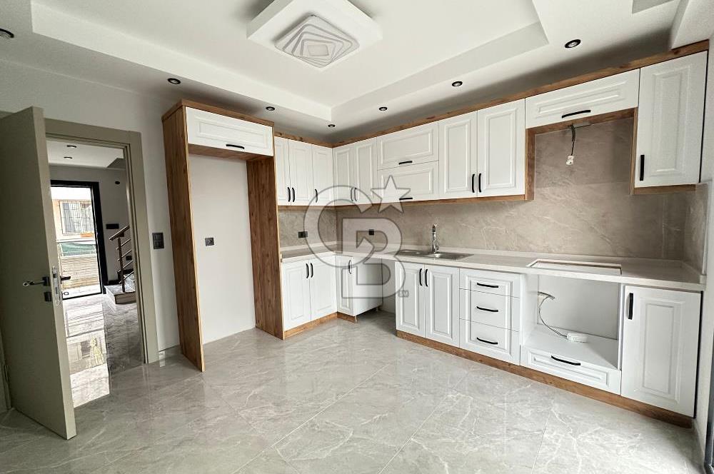 EDREMİT KADIKÖY'DE SATILIK İKİZ VİLLA