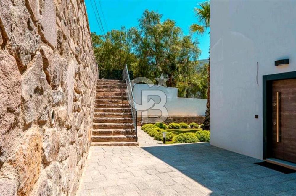 Bodrum Gümüşlük'te Havuzlu Lüks 3+1 Eşyalı Satılık Villa