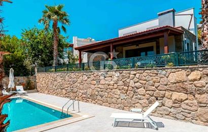 Bodrum Gümüşlük'te Havuzlu Lüks 3+1 Eşyalı Satılık Villa