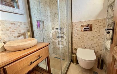 ALAÇATI'DA 20.204 M2 TARLA İÇERİSİNDE ORJİNAL TAŞ 3+1 ÇİFTLİK