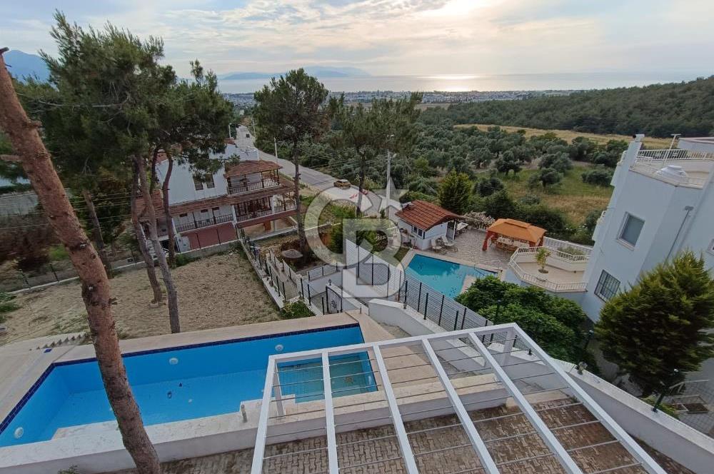 Kuşadası soğucakta 800 m2 arsa içerisinde 5+2 satılık havuzlu villa