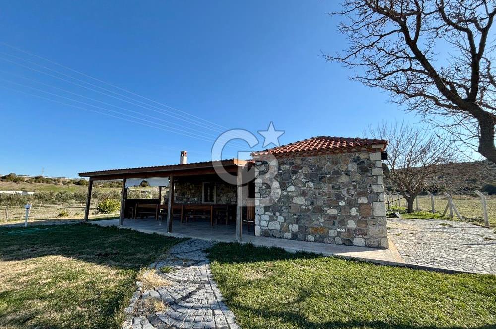 ALAÇATI'DA 20.204 M2 TARLA İÇERİSİNDE ORJİNAL TAŞ 3+1 ÇİFTLİK