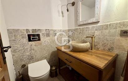 ALAÇATI'DA 20.204 M2 TARLA İÇERİSİNDE ORJİNAL TAŞ 3+1 ÇİFTLİK