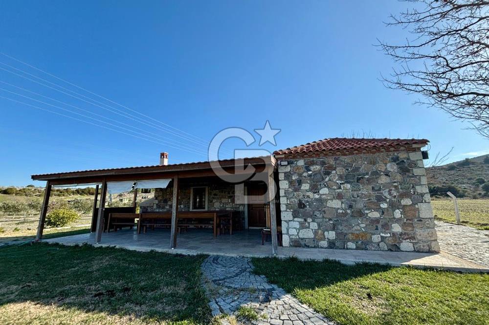 ALAÇATI'DA 20.204 M2 TARLA İÇERİSİNDE ORJİNAL TAŞ 3+1 ÇİFTLİK