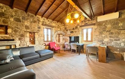 ALAÇATI'DA 20.204 M2 TARLA İÇERİSİNDE ORJİNAL TAŞ 3+1 ÇİFTLİK