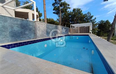 Kuşadası soğucakta 800 m2 arsa içerisinde 5+2 satılık havuzlu villa