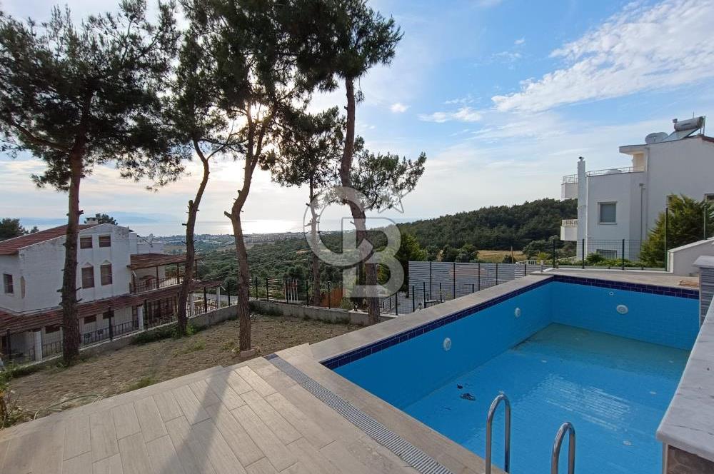 Kuşadası soğucakta 800 m2 arsa içerisinde 5+2 satılık havuzlu villa